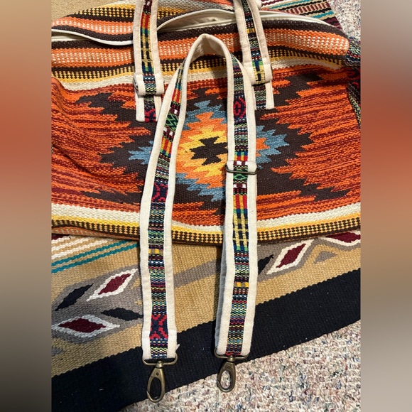 Aztec Weekender/Duffle Bag - Picture 7 of 9
